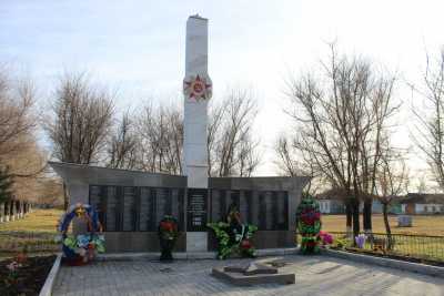 В Хакасии отреставрированы памятники землякам-героям