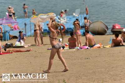Как безопасно провести купальный сезон для детей: советы от Управления ГО и ЧС по Хакасии