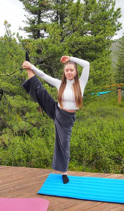 Екатерина Канунникова уже представляет, какие телесные практики можно было бы проводить в новой ретрит-зоне. 