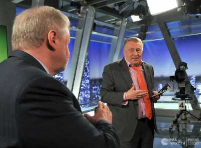 Жириновский и Миронов заключили пари на исход выборов в Госдуму