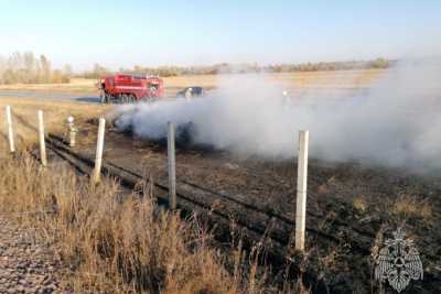 Палы травы не давали покоя пожарным Хакасии в минувшие сутки