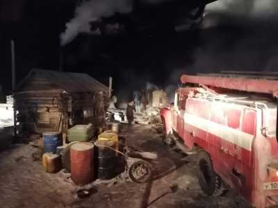 Три человека погибли во время пожара на ферме в Хакасии