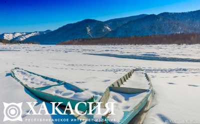 Лед в Хакасии крепкий, но все равно опасный