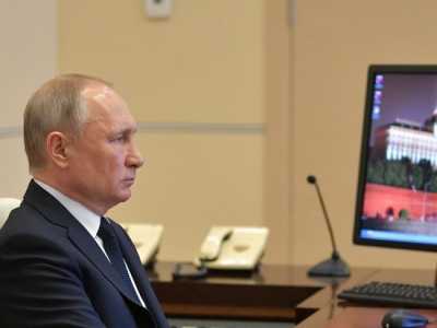 Путин обсудил с губернаторами новые меры борьбы с коронавирусом