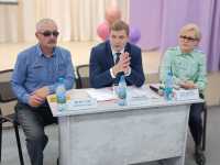 Глава Хакасии ответил на вопросы жителей села Устинкино