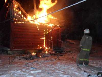 За выходные в Хакасии горели два дачных домика