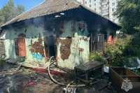 На выходных в Хакасии пожарные тушили дом и степи