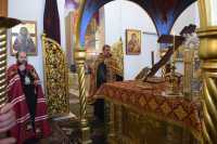 В Хакасии провели праздничную службу в честь Воздвижения Креста Господня