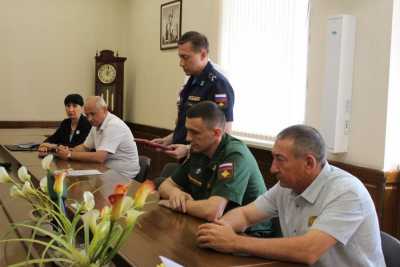 Родным погибших на Донбассе абаканцев передали ордена