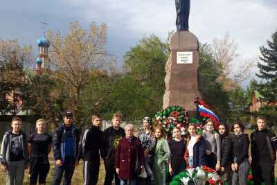 Волонтеры Черногорска провели уборку парка