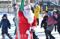 Дети из Кызласа первыми в Хакасии встретились с Дедом Морозом и Снегурочкой