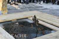 Более 7 тысяч жителей Хакасии искупались в крещенской воде