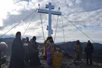 Поклонный крест освятили на границе Хакасии и Тувы