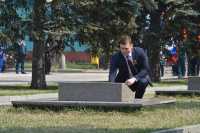 Глава Хакасии почтил память погибших в Великой Отечественной войне