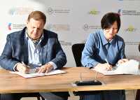 Министр культуры Светлана Окольникова и исполнительный директор Ассоциации «КФХ и АПК Сибири» Андрей Попков подписали соглашение о сотрудничестве. 