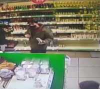 Мужчина в Абакане вскрыл камеру хранения в магазине и похитил чужие вещи