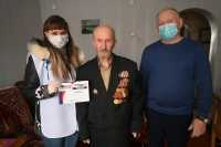 Ветеранам в Хакасии доставили бесплатную связь