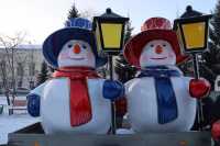 В столице Хакасии появились сказочные снеговики