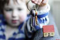 Жителям Хакасии запрещено распоряжаться недвижимостью детей без ведома опеки