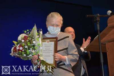 В Хакасии сотрудникам «скорой помощи» вручили награды