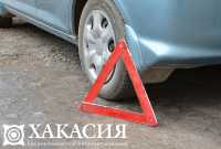 Автоледи врезалась в столб на федеральной трассе в Хакасии