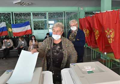 На отдельных избирательных участках Черногорска наблюдателей было больше, чем членов избирательной комиссии. За ходом выборов в Хакасии следили более 500 наблюдателей. 