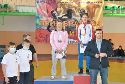 Спортсменка из Хакасии победила во всероссийских соревнованиях по вольной борьбе