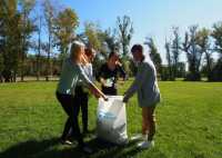Тысячи добровольцев Хакасии очистили от мусора берега рек и озёр