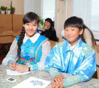 Школьники Аскиза и Таштыпа лидируют на всероссийской олимпиаде по хакасскому языку