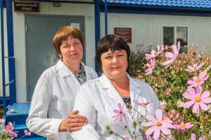 Медсестра Светлана Зубкова и фельдшер Любовь Крицкая о своих пациентах знают всё.