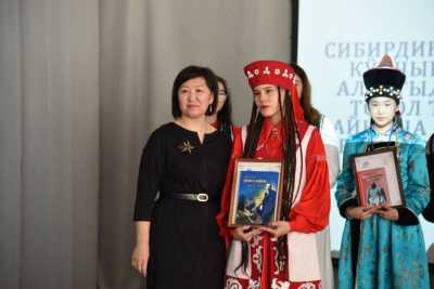 Хакасская гимназистка успешно выступила в финале олимпиады по родным языкам Сибири и Дальнего Востока