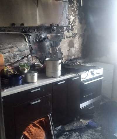 Саяногорец перегрузил сеть и спалил кухню