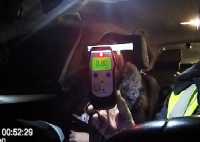 Пьяной за руль без экзаменов: автоледи из Хакасии грозит арест