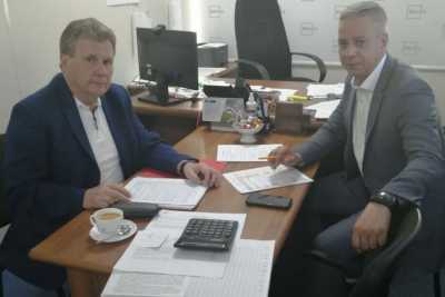 Заместитель главы Хакасии Юрий Курлаев провел в Москве встречу по вопросу расселения аварийных домов в республике