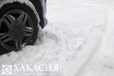 Снег выпал на трассе рядом с Хакасией