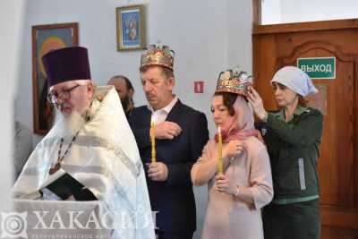 В хакасской колонии впервые устроили венчание