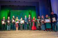 Писатели Хакасии получили правительственные награды