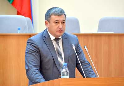 Проект бюджета на три ближайших года представил и.о. министра финансов Хакасии Игорь Тугужеков. 