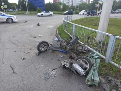 Разорвало на части: наезд джипа на мотоциклиста в городе Хакасии попал на видео