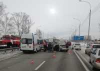 Газель подпрыгнула: серьезное ДТП на трассе в Хакасии попало на видео