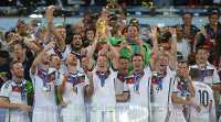 Вот так радовалась победе в 2014 году сборная Германии. Немцы – четырёхкратные чемпионы мира и трёхкратные чемпионы Европы. В их активе – четыре серебра и четыре бронзы мировых первенств, кроме того, три серебра и две бронзы чемпионатов Европы. 