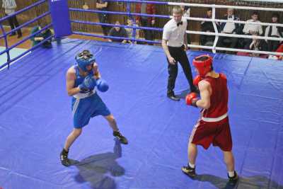 80 спортсменов выступили на чемпионате Хакасии по боксу