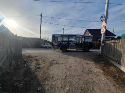 Подросток на иномарке врезался в автобус в Абакане