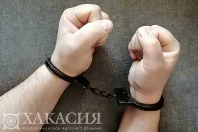 В Красноярске задержали главаря «службы безопасности» наркомаркета. Его подчиненные жгли дома и избивали людей