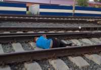 В Хакасии пьяный уснул на рельсах  