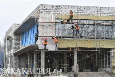 В Хакасии проверили строительство онкологического радиологического корпуса