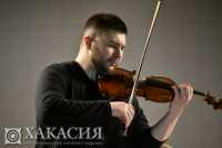 Московский скрипач провёл первую репетицию в филармонии