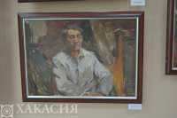 Фоторепортаж: выставка прославленного живописца в Абакане