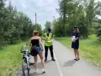 Крути педали: дорожные полицейские пристально следят за велосипедистами