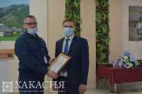 Глава Хакасии поздравил сотрудников аэропорта «Абакан»